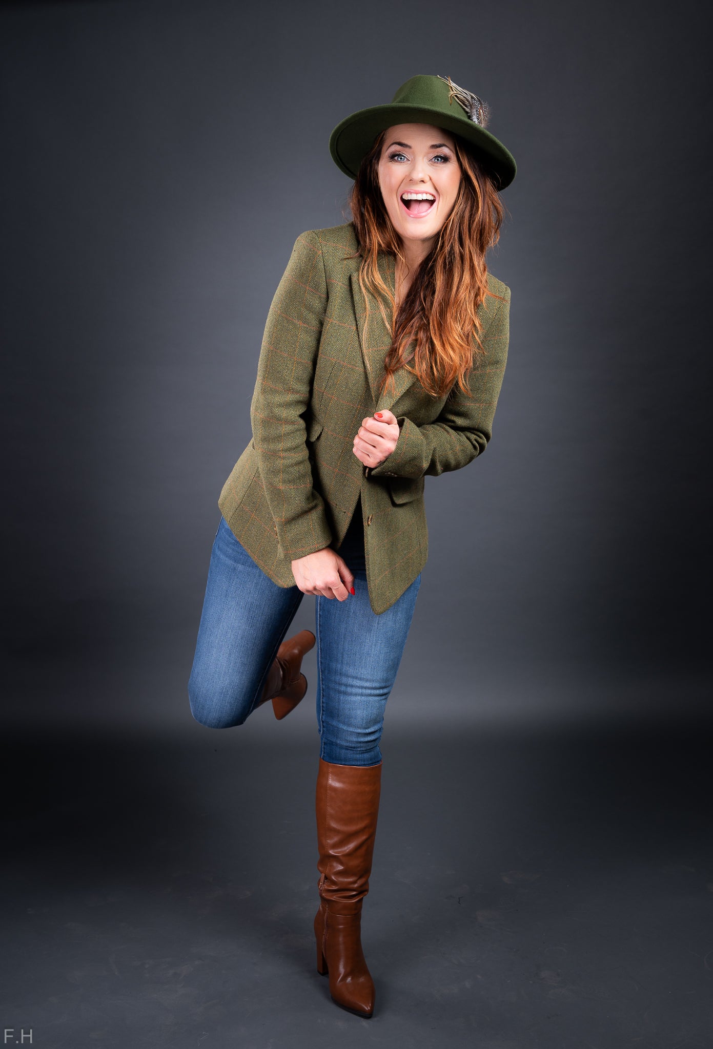 Blazer Derby Tweed Dark Sage. Walker and Hawkes – Ladies Mayland