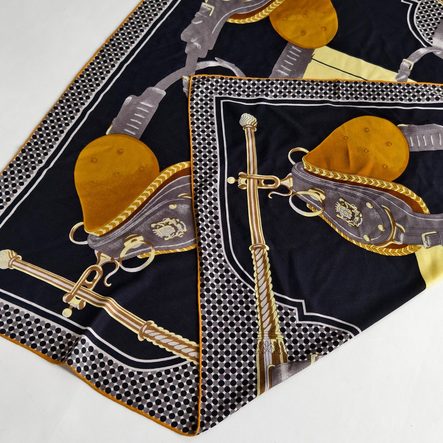 Royal Horse Scarf Svartur/Gylltur