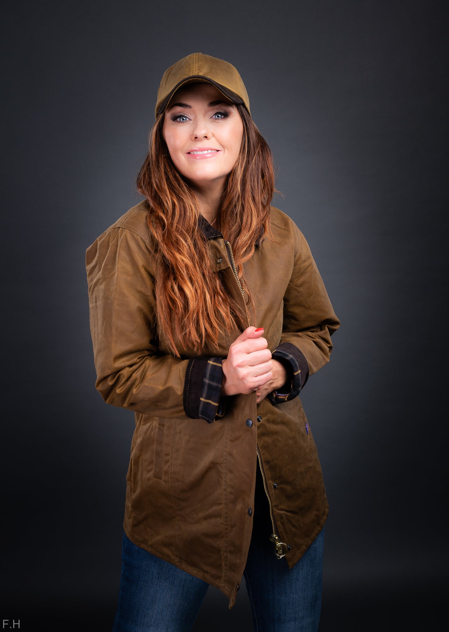 Wax Jakki Victoria Koníaks. Walker and Hawkes Jacket Color