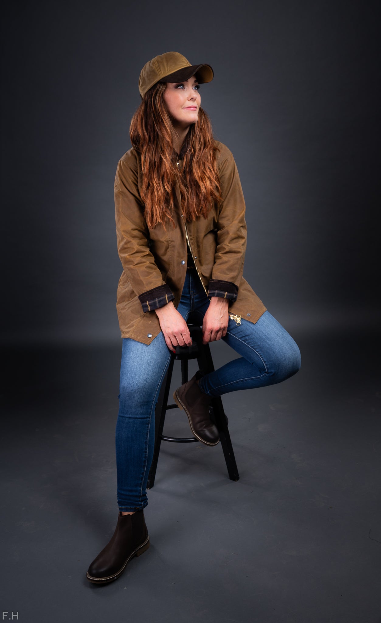 Wax Jakki Victoria Koníaks. Walker and Hawkes Jacket Color