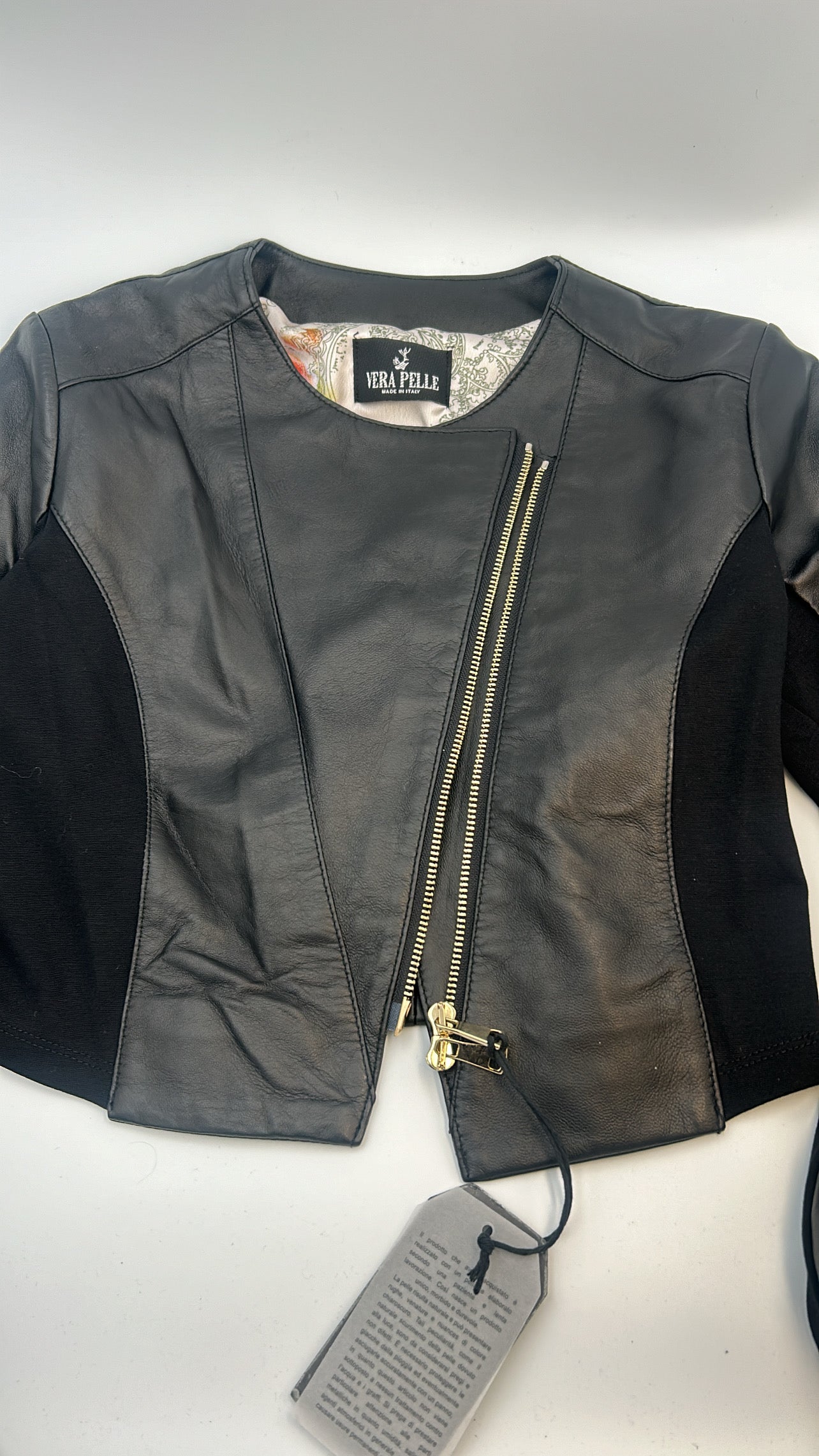 Sofia Jacket ekta leður.