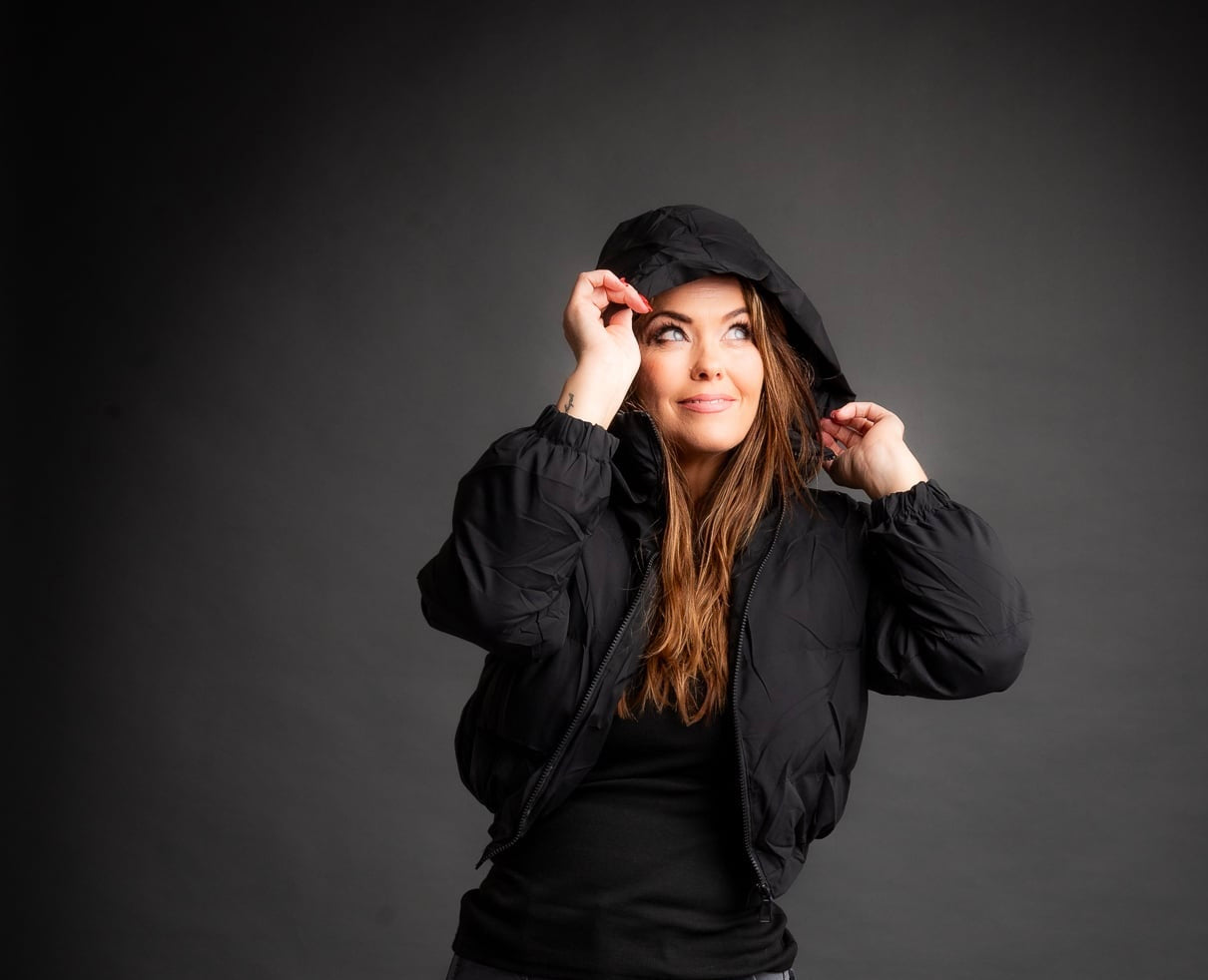 Bomber Corpped Jacket Black m/hettu