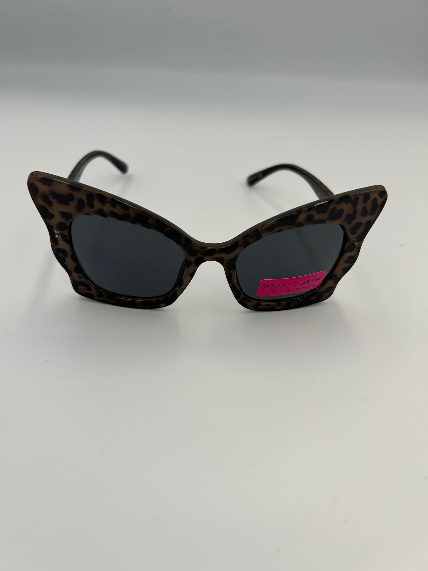 Sólgleraugu Betsey Johnson