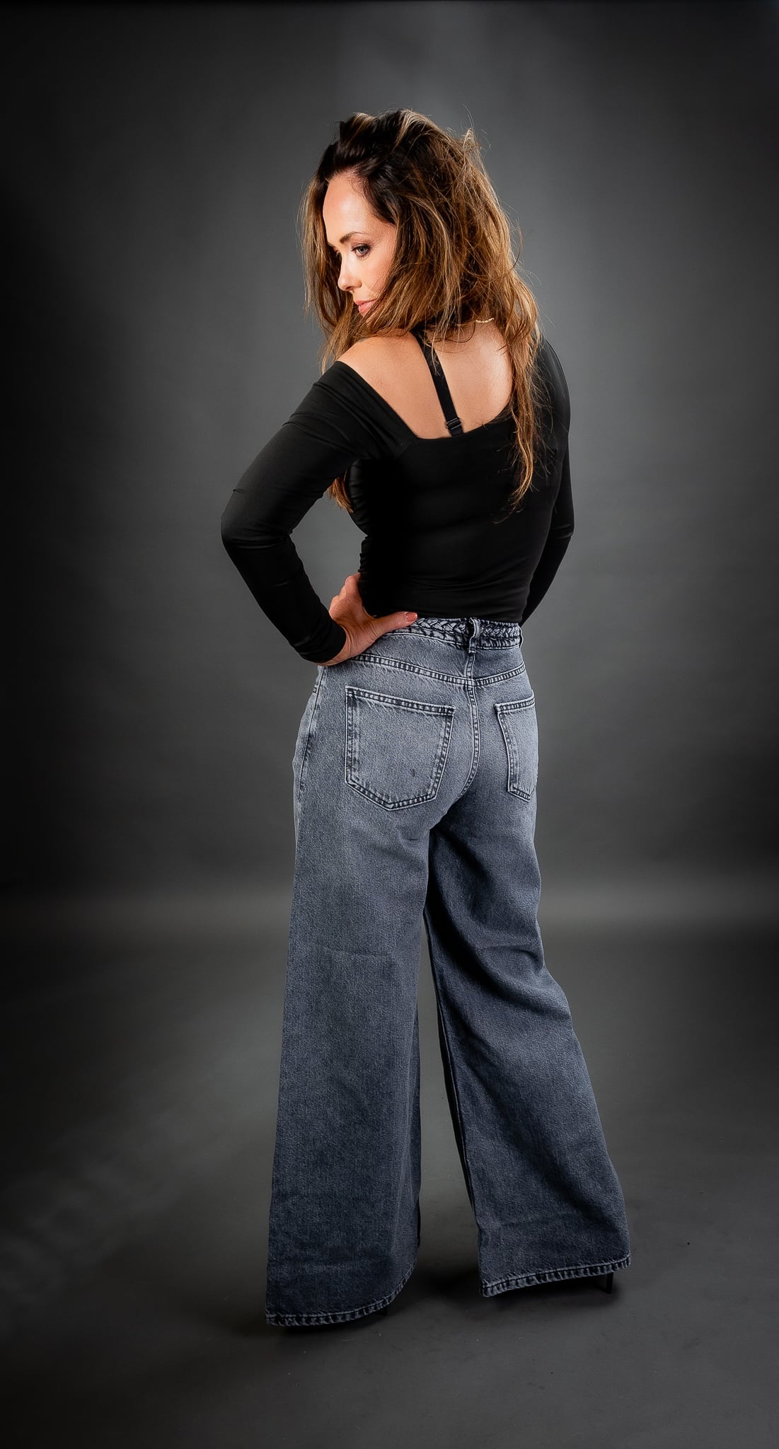 Bolur Black Shoulder Ruched Sides 23300 Central Iceland