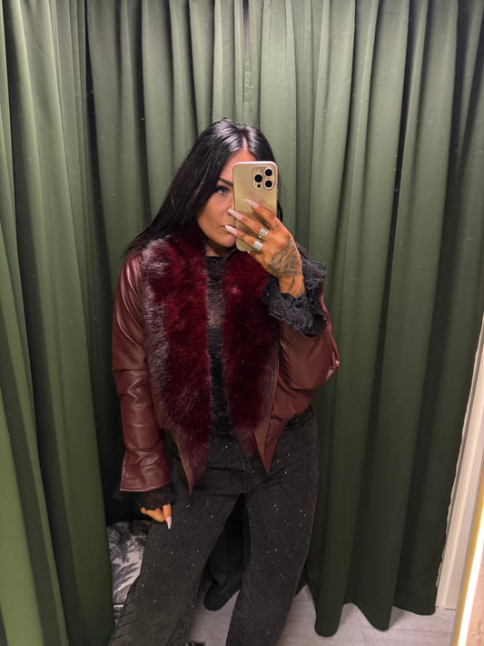 Vegan leður jakki /  faux fur kraga.