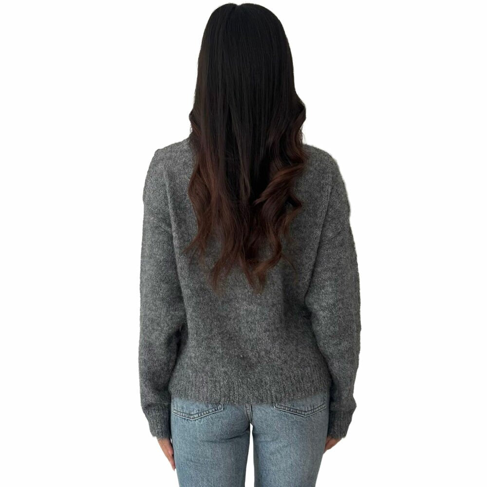 Haley peysa Grey m/hnöppum