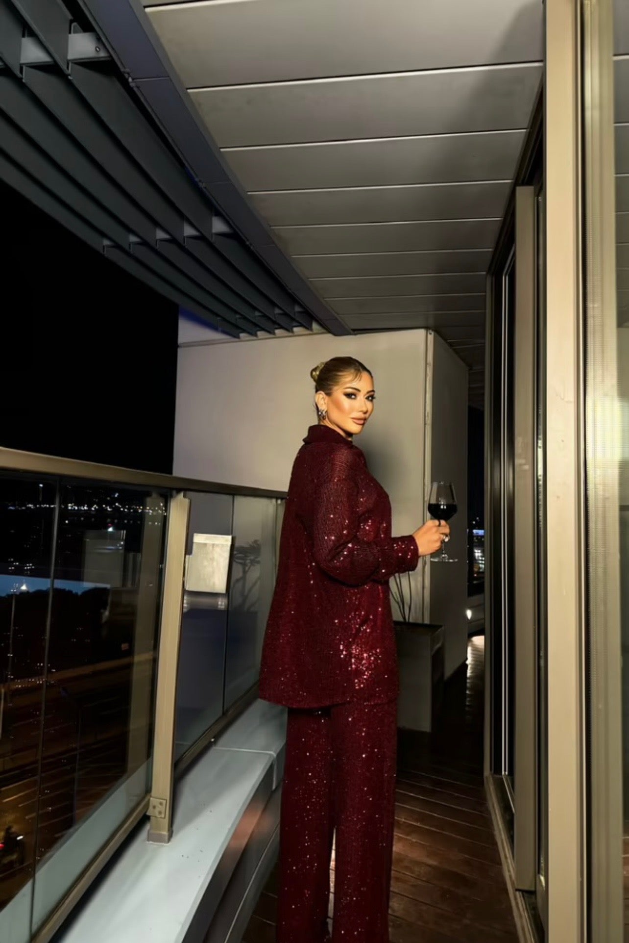 Aliza Pallíettu Burgundy