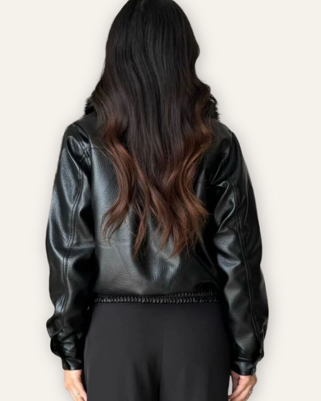 Vegan leður jakki / faux fur kraga.