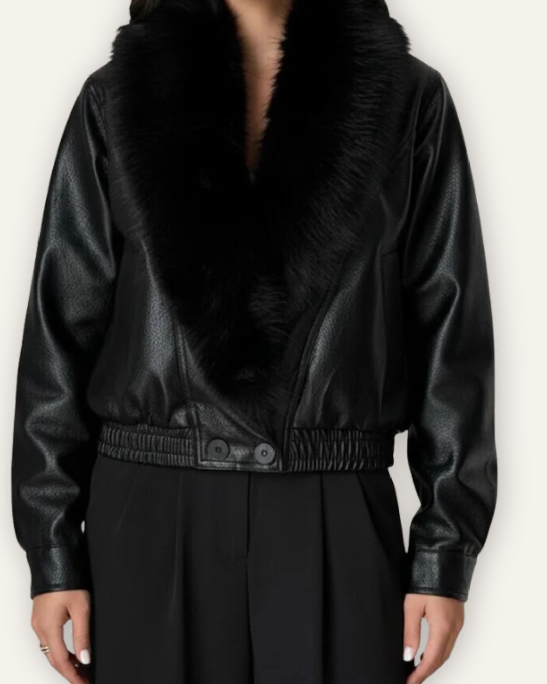 Vegan leður jakki / faux fur kraga.