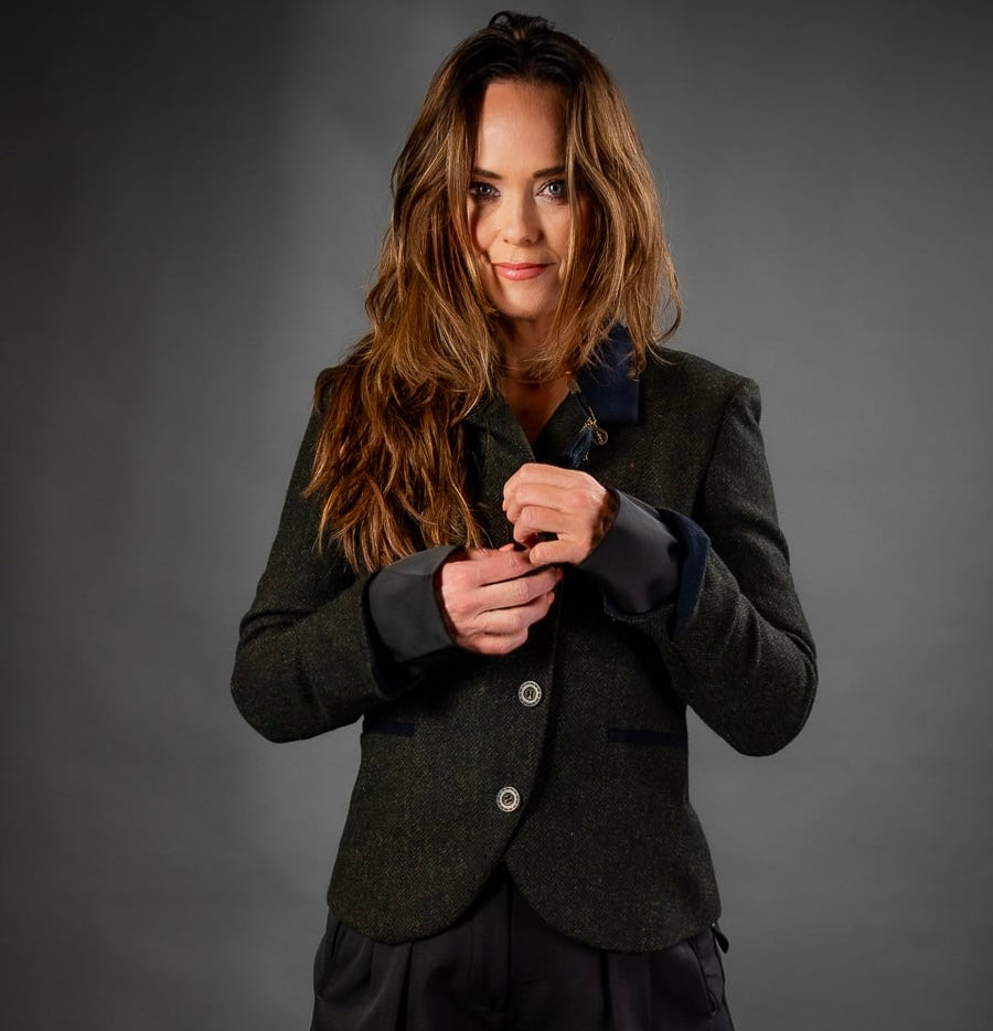 Blazer Sasha Tweed Winning Green. Walker and Hawkes – Ladies Jack Murphy
